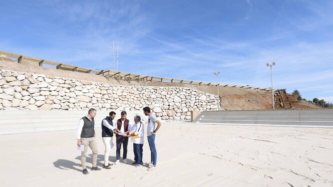 La visita institucional a las obras del parque del Mediterráneo.