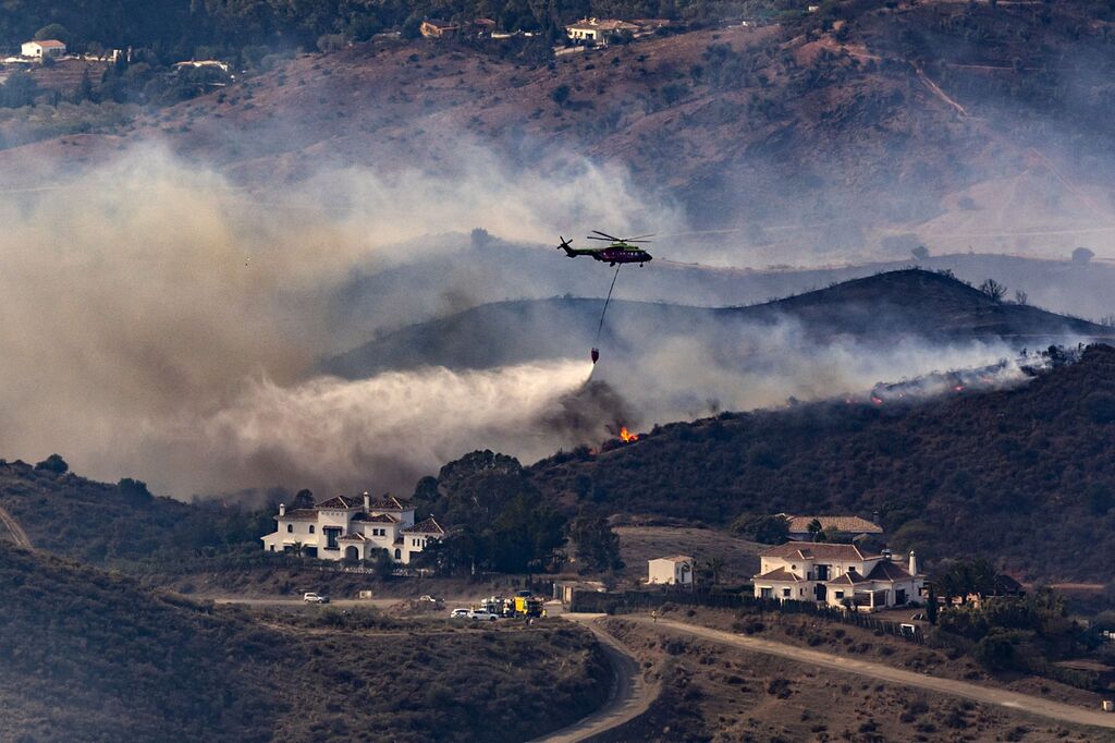 El incendio forestal en un paraje de Mijas, en fotos