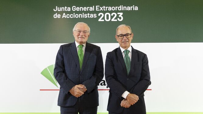 El presidente de Unicaja Banco, Manuel Azuaga, y el consejero delegado, Isidro Rubiales.