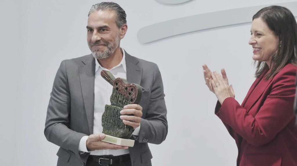 Premios de La Isla Ciudad Flamenca a Pedro El Grana&iacute;no y Claudia La Debla