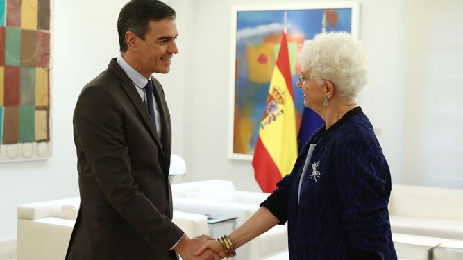 Sánchez, con la embajadora de Israel, Rodica Radia-Gordon, en una imagen de archivo.
