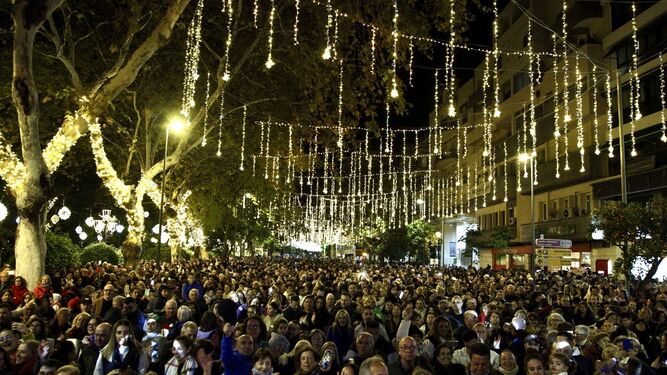 El encendido del alumbrado de Navidad en la avenida Ramón y Cajal.