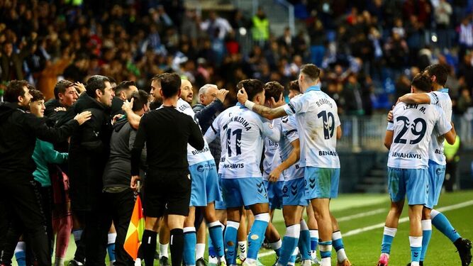 El Málaga CF, más piña que nunca ante las adversidades