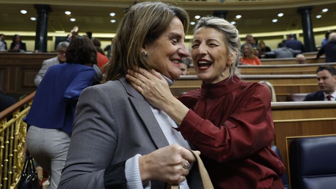 Teresa Ribera y Yolanda Díaz, en el Congreso.
