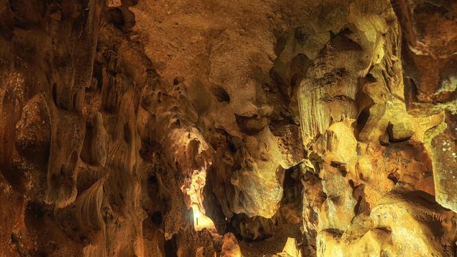 Imagen del interior de la Cueva de la Victoria
