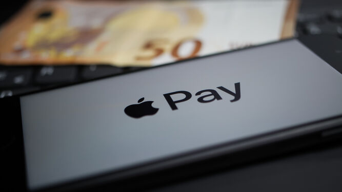 Apple ofrece abrir los pagos por NFC a terceros para evitar una multa en la UE y Bruselas pregunta a sus rivales si es suficiente