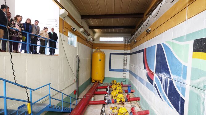 Autoridades comprueban el interior de la estación de bombeo de Rojas.