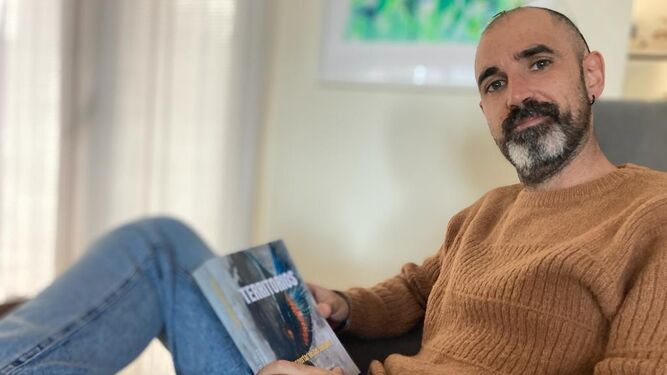 Sergio Reloba, el profesor del colegio Los Manantiales que ha escrito 'Territorios'.