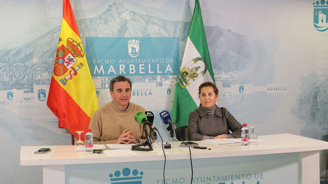 La concejala de Igualdad, Isabel Cintado, y el portavoz municipal, Félix Romero.