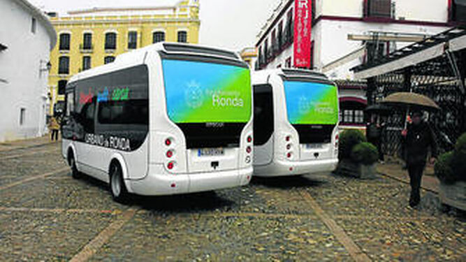 Autobuses del transporte urbano rondeño.