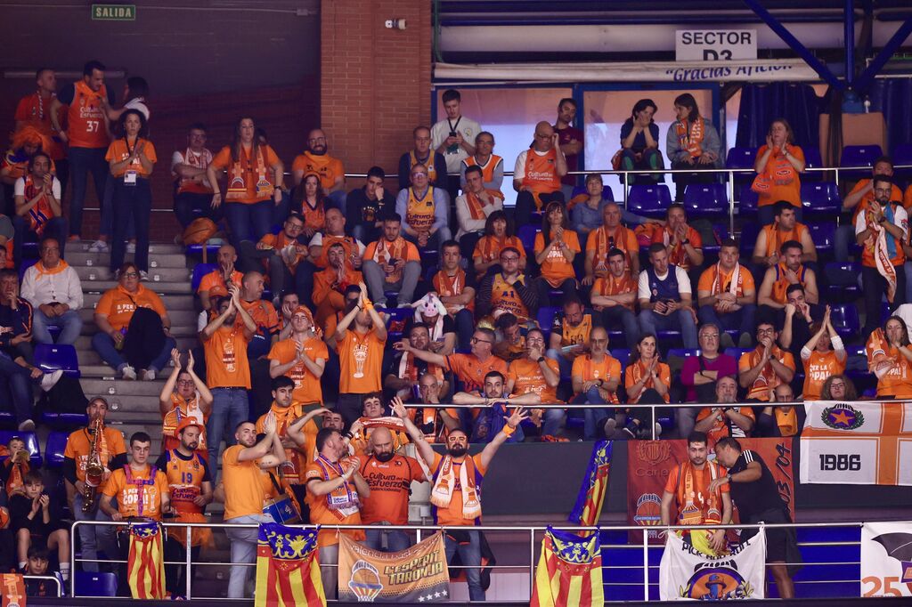 B&uacute;scate en las gradas del Carpena en las semifinales de la Copa del Rey