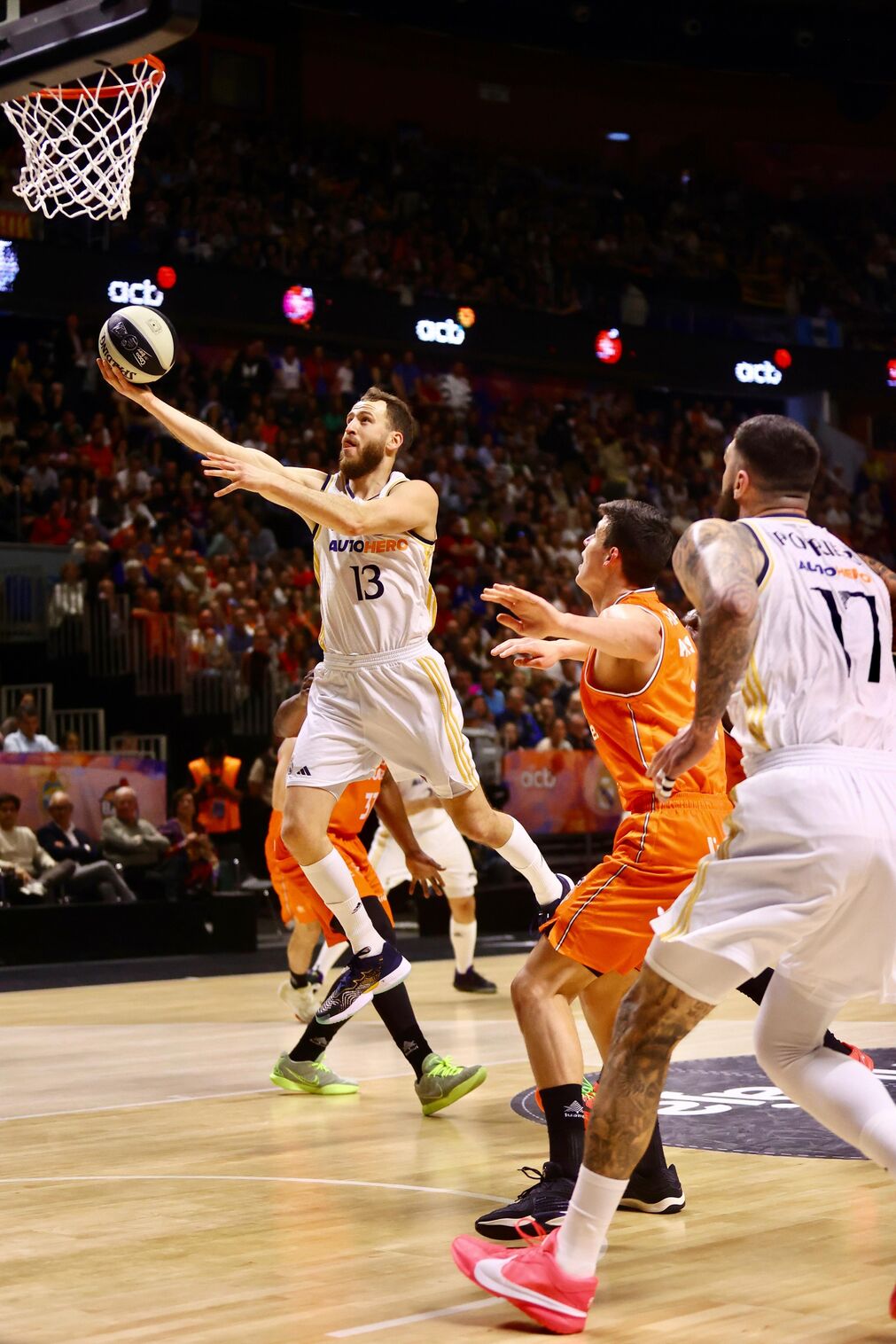El Real Madrid - Valencia Basket de Copa del Rey, en fotos