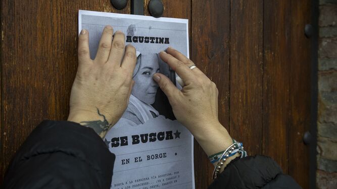 Cartel colocados en puertas de las casas de El Borge para la recreación de la historia de la 'Tía Agustina'