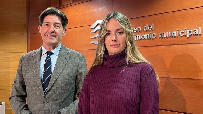Antonio Alcázar y Yolanda Gómez, concejales de Vox en Málaga, este martes.