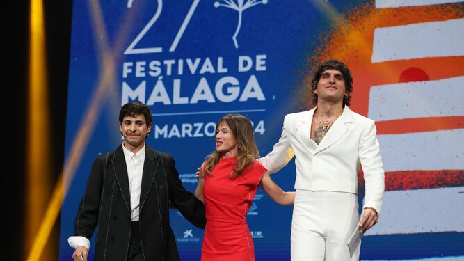 Presentadores del acto inaugural del Festival: Omar Banana, Marta Etura y La Dani