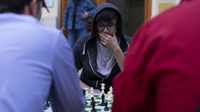En el ajedrez, como en las ciudades, conviene prestar atención siempre.