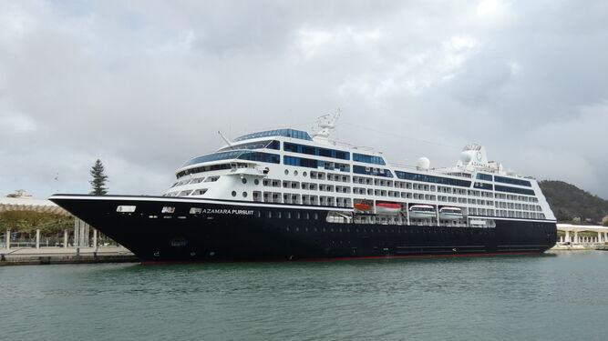 El buque 'Azamara Pursuit'  que visitará dos veces Málaga durante el mes de marzo.