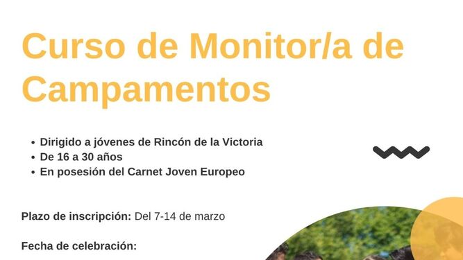 Cartel del curso gratuito de monitor de campamentos para jóvenes en Rincón de la Victoria