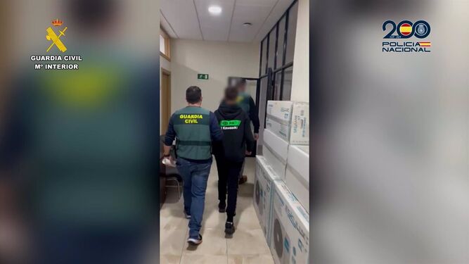 Doce detenidos y 44 investigados por reenvío de material pedófilo a menores desde Dos Hermanas y otros puntos de España