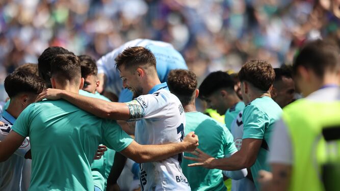 El Málaga CF celebra la victoria ante el Intercity