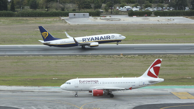 Aviones en el aeropuerto de Málaga.