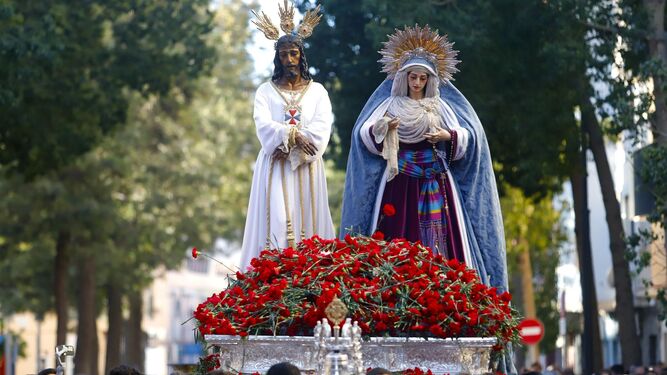 Jesús Cautivo y la Virgen de la Trinidad durante su traslado del Sábado de Pasión