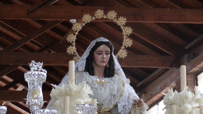 La nueva imagen de la Virgen del Rocío de Vélez-Málaga