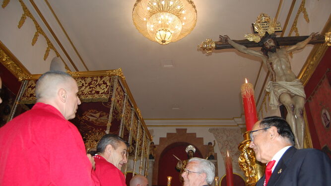Los Sagrados Titulares han quedado expuestos en la Ermita de Santiago.