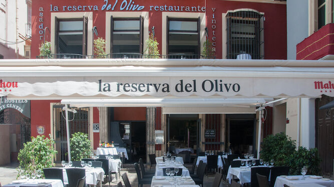 La fachada del restaurante La Reserva del Olivo antes de su cierre.