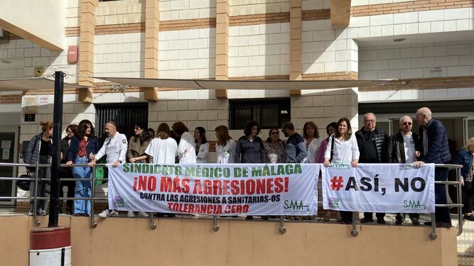 Protesta por la última agresión a sanitarios en Málaga
