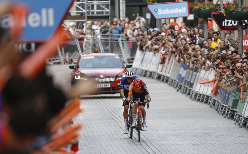 Juan Ayuso y Carlos Rodr&iacute;guez, triunfadores en la Vuelta al Pa&iacute;s Vasco