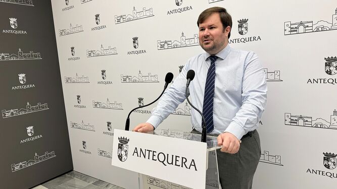 Antonio García durante la rueda de prensa.