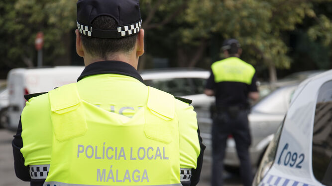 Policía Local de Málaga en acto de servicio.