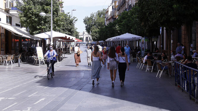 La ampliación de los carriles para bicicletas y la peatonalización del espacio público son debates urbanísticos con clara vinculación sanitaria.
