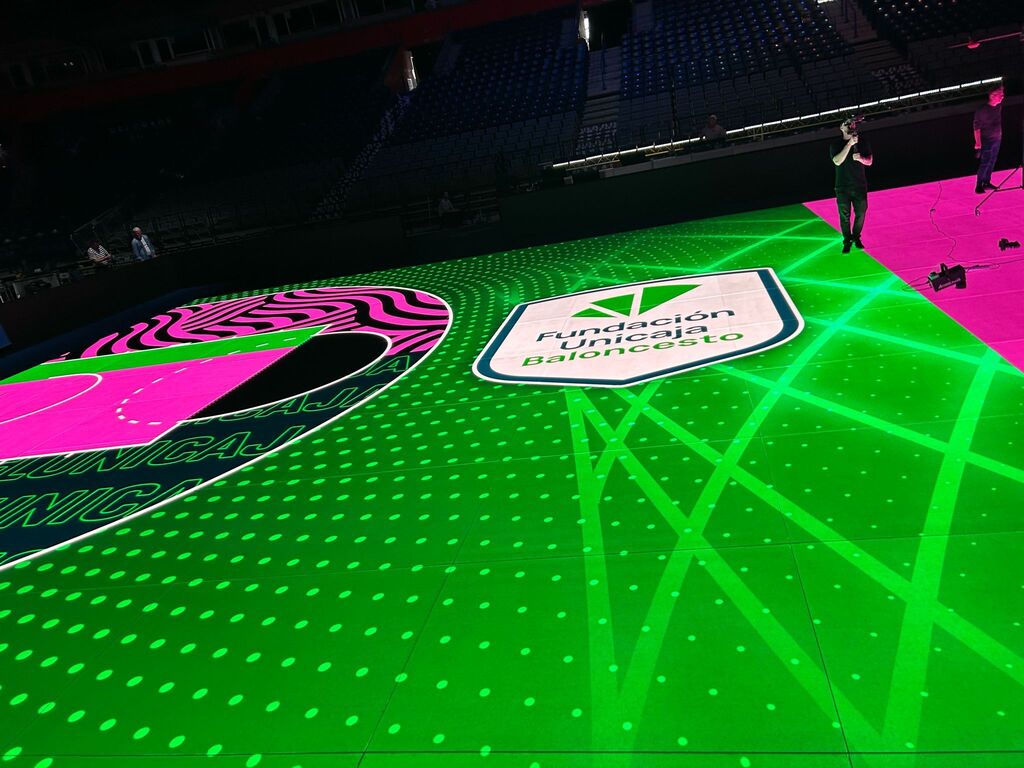El escudo del Unicaja ya luce en el Belgrado Arena