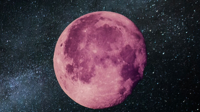 La imagen de la Luna Rosa captada por una fotógrafa de Punta Umbría